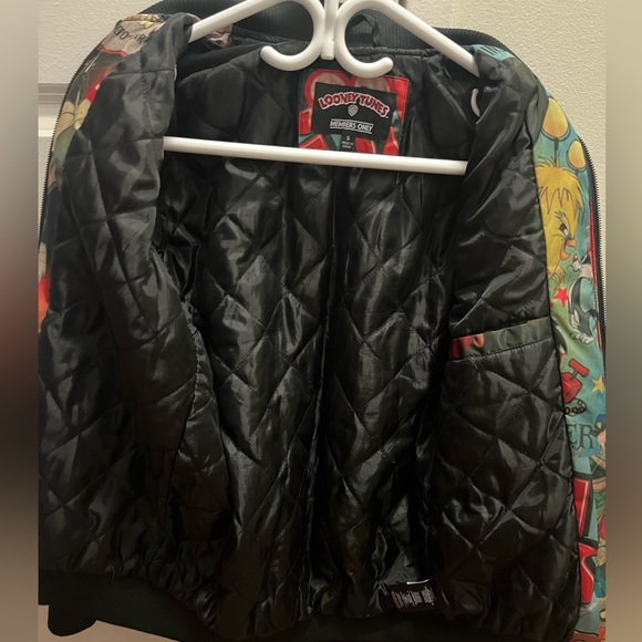 MEMBERS ONLY COLLAB. LOONEY TUNE JACKET - Picture 3 of 4